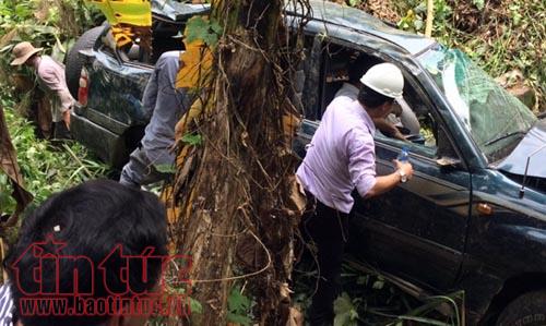 Xe chở Giám đốc Ban quản lý dự án thủy điện Sông Bung 2 rơi xuống vực sâu 30m ảnh 1